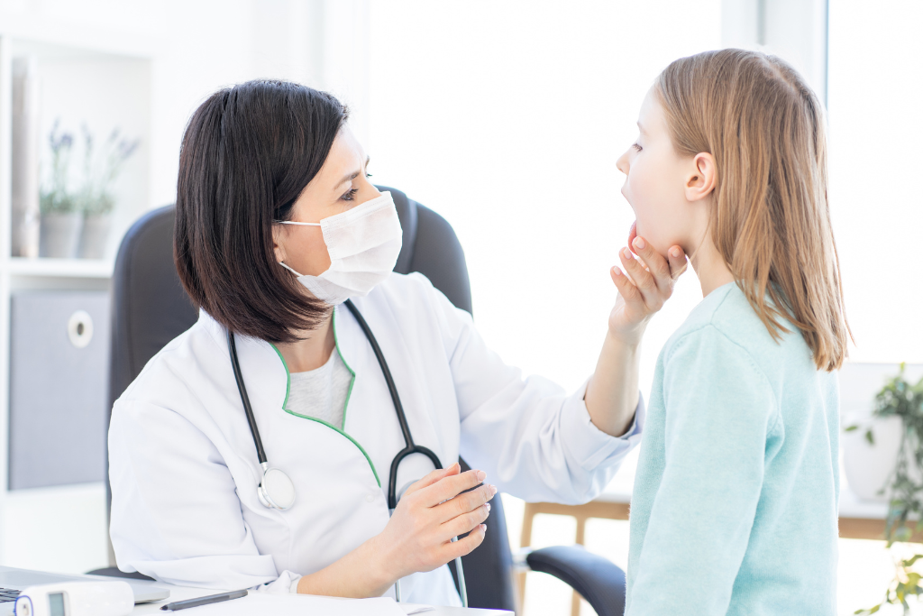 doctor checkup in child