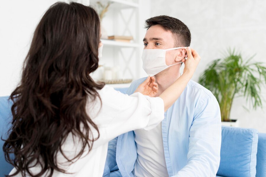 put-face-mask
